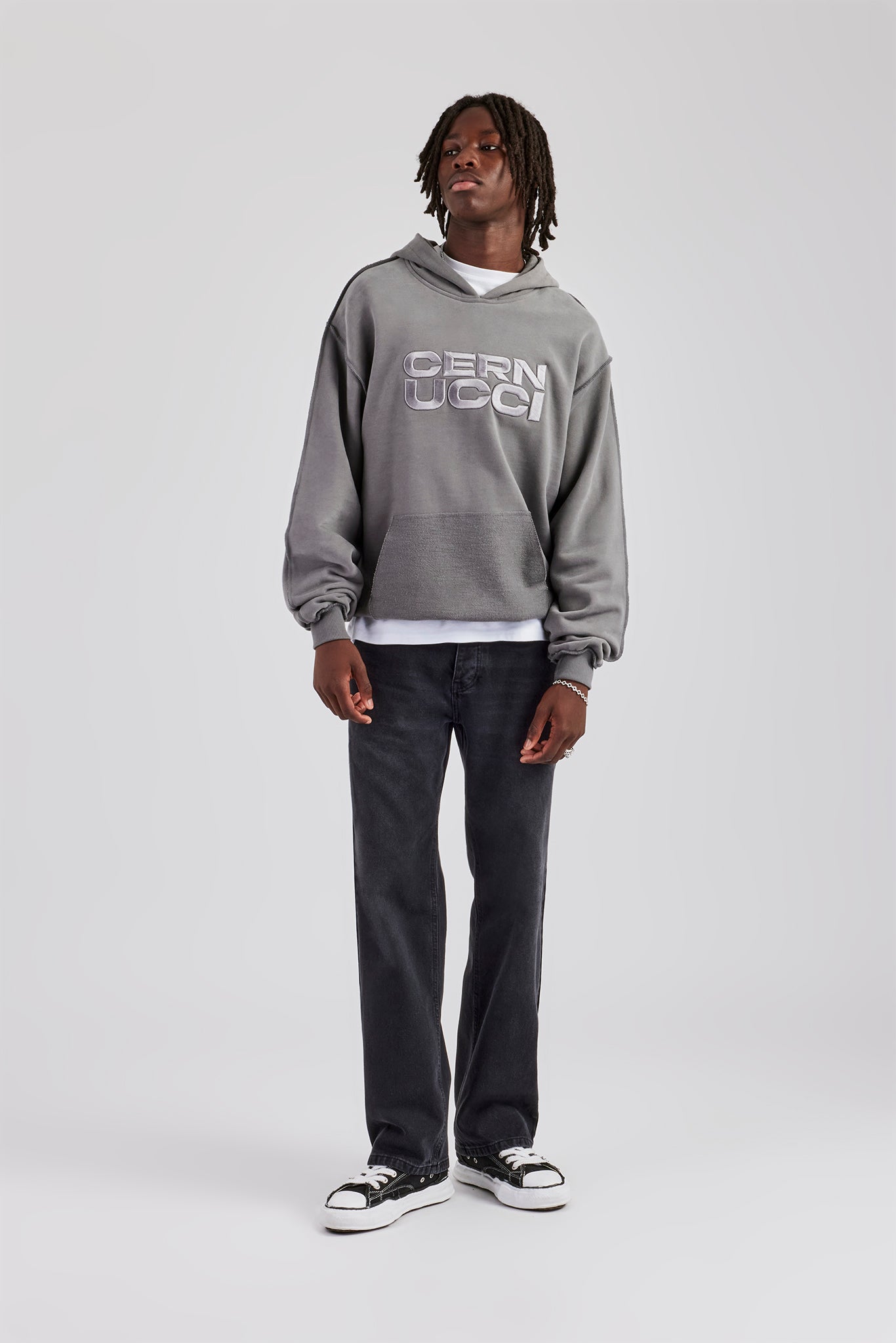 Relaxed Rhinestone Pocket Detail Jeans - True Black